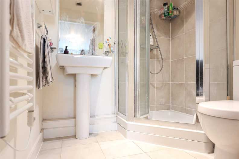 2 bedrooms apartments/flats to sale in Heritage Avenue, Colindale-image 19
