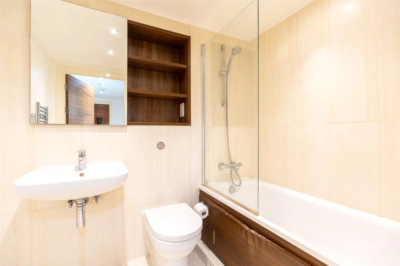 1 bedroom apartments/flats to sale in Bromyard Avenue, East Acton-image 6