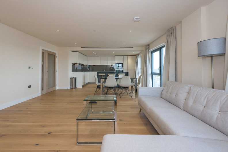 3 bedrooms apartments/flats to sale in Beaufort Square, Beaufort Park, Colindale-image 6