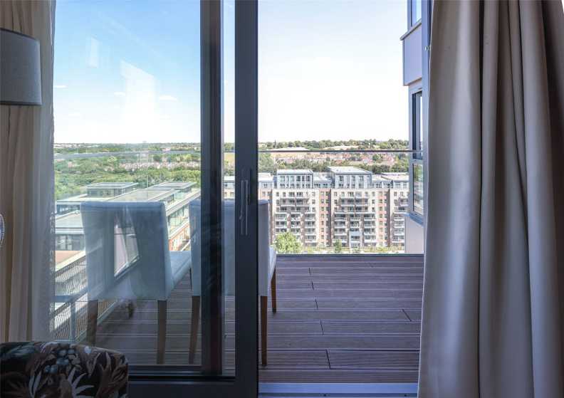 3 bedrooms apartments/flats to sale in Beaufort Square, Beaufort Park, Colindale-image 28
