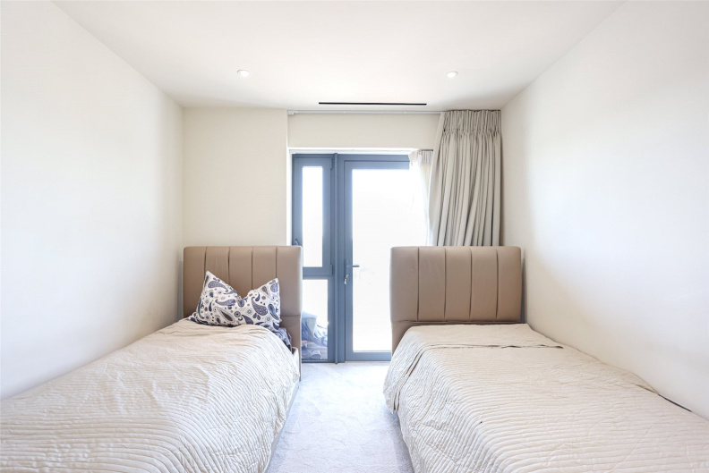 3 bedrooms apartments/flats to sale in Beaufort Square, Beaufort Park, Colindale-image 25