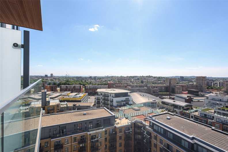 3 bedrooms apartments/flats to sale in Beaufort Square, Beaufort Park, Colindale-image 29