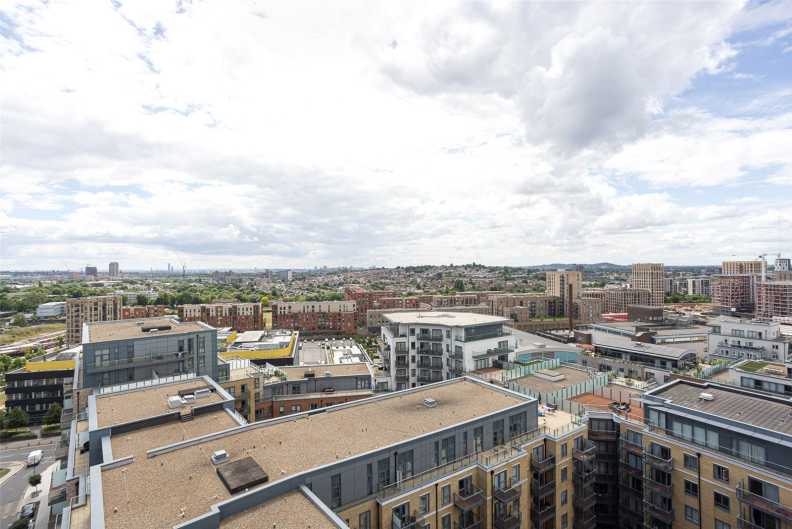 3 bedrooms apartments/flats to sale in Beaufort Square, Beaufort Park, Colindale-image 21