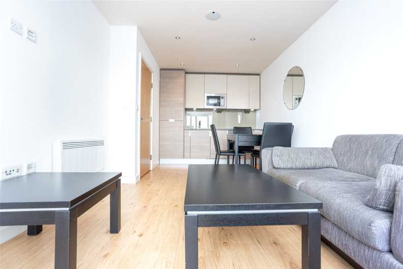 1 bedroom apartments/flats to sale in Heritage Avenue, Colindale-image 11