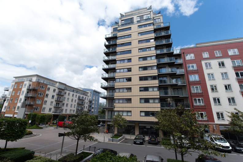 1 bedroom apartments/flats to sale in Heritage Avenue, Colindale-image 1