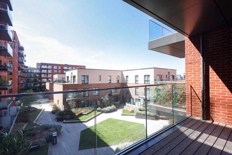 3 bedrooms apartments/flats to sale in Lismore Boulevard, Colindale Gardens, Colindale-image 5