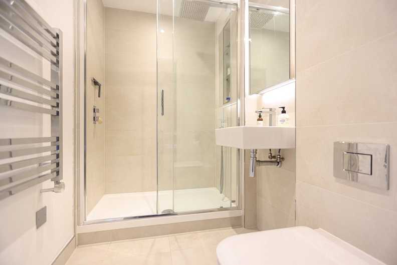 3 bedrooms apartments/flats for sale in Lismore Boulevard, Colindale Gardens, Colindale - NW9 view 10