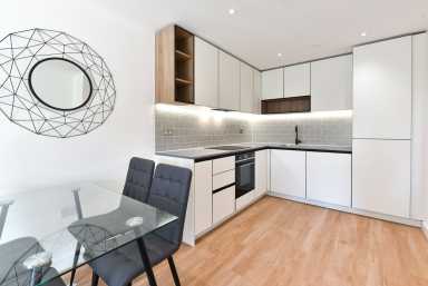 Beaufort Square, Beaufort Park, Colindale - NW9 view 2