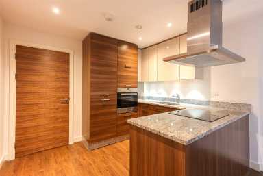 Bromyard Avenue, East Acton - W3 view 3