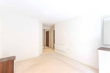 Bromyard Avenue, East Acton - W3 view 10