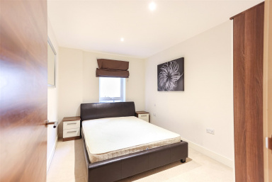 Bromyard Avenue, East Acton - W3 view 13