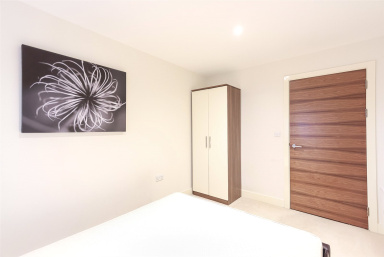 Bromyard Avenue, East Acton - W3 view 14