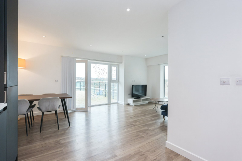 2 bedrooms apartments/flats to sale in Beaufort Square, Beaufort Park, Colindale-image 3