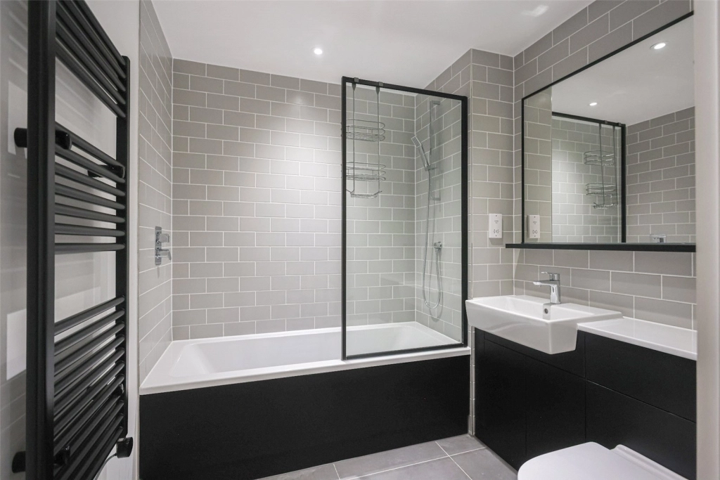 2 bedrooms apartments/flats for sale in Beaufort Square, Beaufort Park, Colindale - NW9 view 7