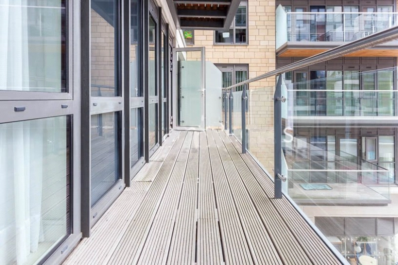 2 bedrooms apartments/flats to sale in Longfield Avenue, Dickens Yard, Ealing-image 7