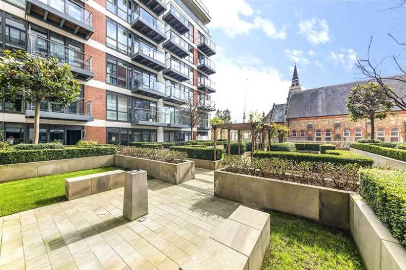 2 bedrooms apartments/flats to sale in Longfield Avenue, Dickens Yard, Ealing-image 14