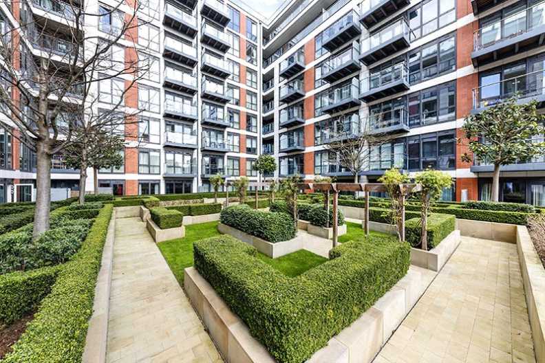 2 bedrooms apartments/flats to sale in Longfield Avenue, Dickens Yard, Ealing-image 16