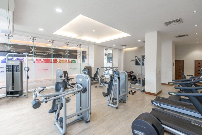 2 bedrooms apartments/flats to sale in Longfield Avenue, Dickens Yard, Ealing-image 20