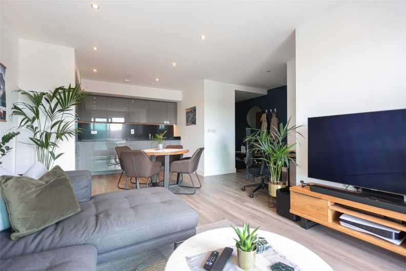 2 bedrooms apartments/flats to sale in Lismore Boulevard, Colindale-image 18