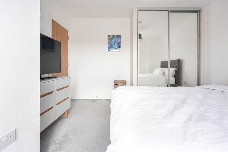 2 bedrooms apartments/flats to sale in Lismore Boulevard, Colindale-image 14