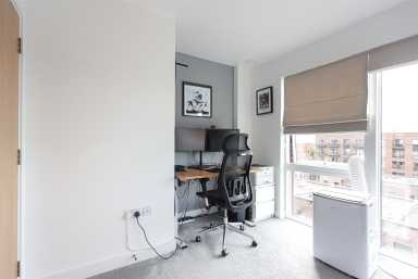Lismore Boulevard, Colindale - NW9 view 7