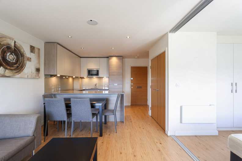 1 bedroom apartments/flats to sale in Heritage Avenue, Beaufort Park, Colindale-image 11