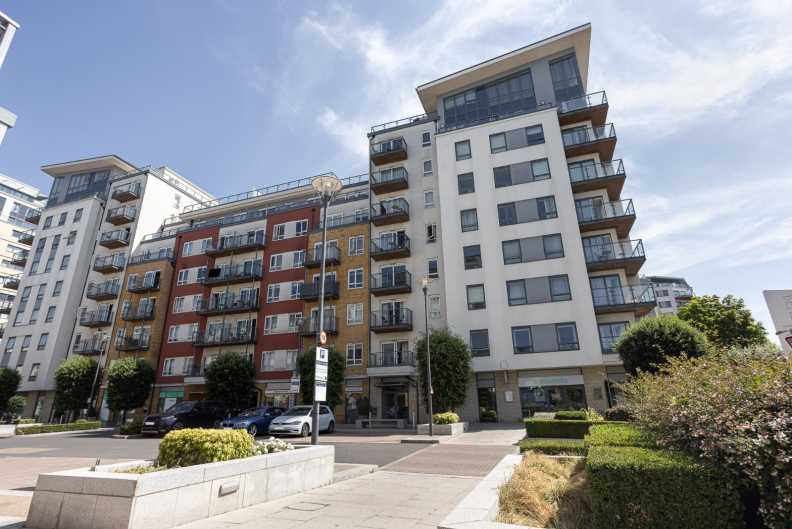 1 bedroom apartments/flats to sale in Heritage Avenue, London-image 1