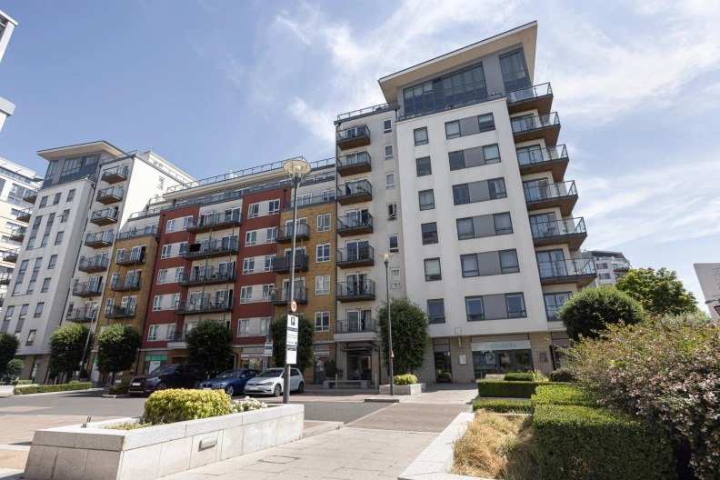 1 bedroom apartments/flats to sale in Heritage Avenue, Beaufort Park, Colindale-image 1