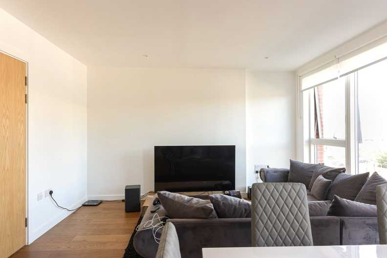 1 bedroom apartments/flats to sale in Lismore Boulevard, Colindale Gardens, Colindale-image 9