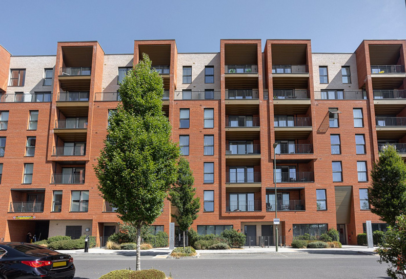 1 bedroom apartments/flats to sale in Lismore Boulevard, Colindale Gardens, Colindale-image 4