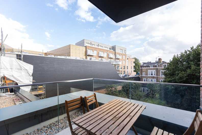 2 bedrooms apartments/flats to sale in Filmworks Walk, Ealing-image 5