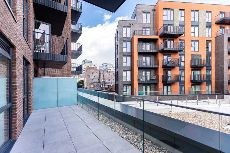 2 bedrooms apartments/flats to sale in Filmworks Walk, Ealing-image 1