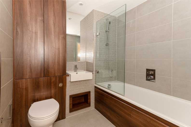 2 bedrooms apartments/flats to sale in Goodchild Road, Woodberry Down-image 6