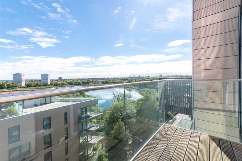 2 bedrooms apartments/flats to sale in Goodchild Road, Woodberry Down-image 10