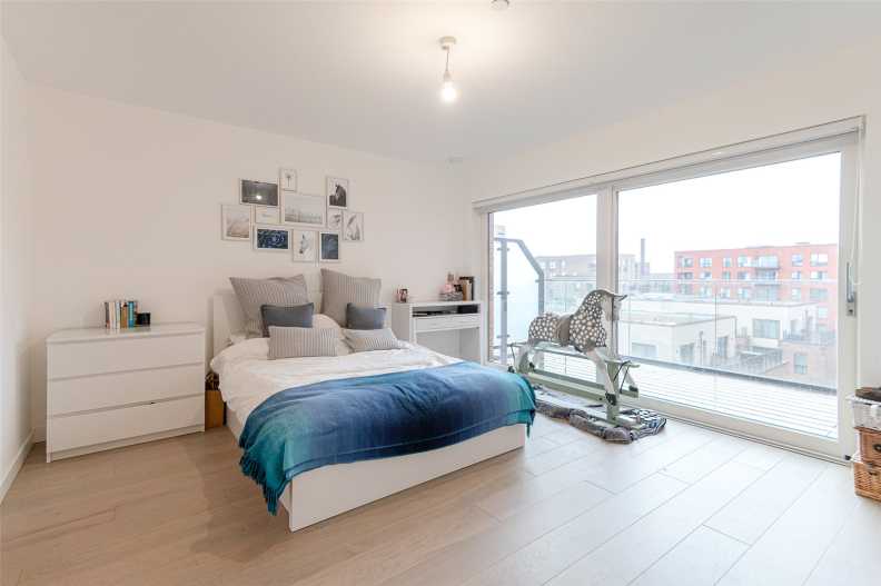 2 bedrooms apartments/flats to sale in Thonrey Close, Colindale Gardens, Colindale-image 3
