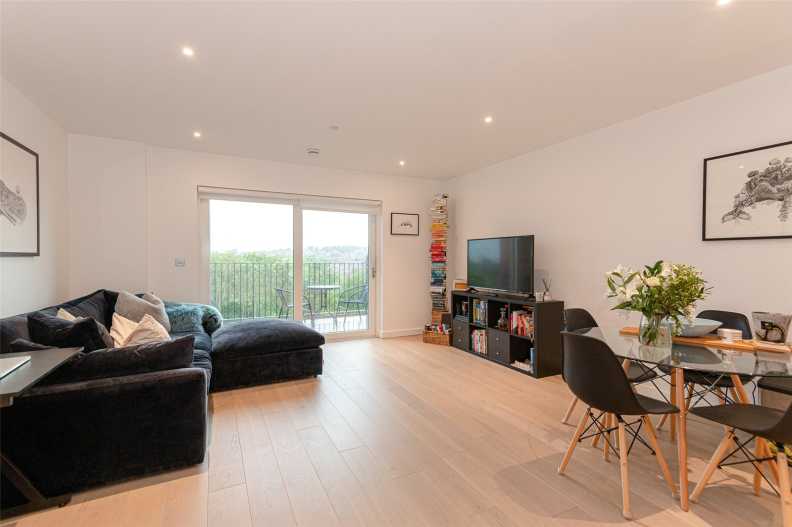 2 bedrooms apartments/flats to sale in Thonrey Close, Colindale Gardens, Colindale-image 2