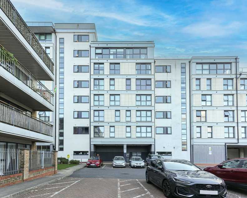 2 bedrooms apartments/flats to sale in Mannock Close, Colindale-image 15