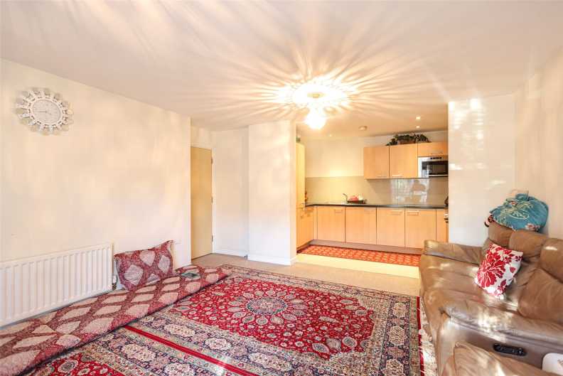 2 bedrooms apartments/flats to sale in Mannock Close, Colindale-image 3