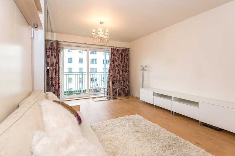 Studio apartments/flats to sale in Boulevard Drive, London-image 2