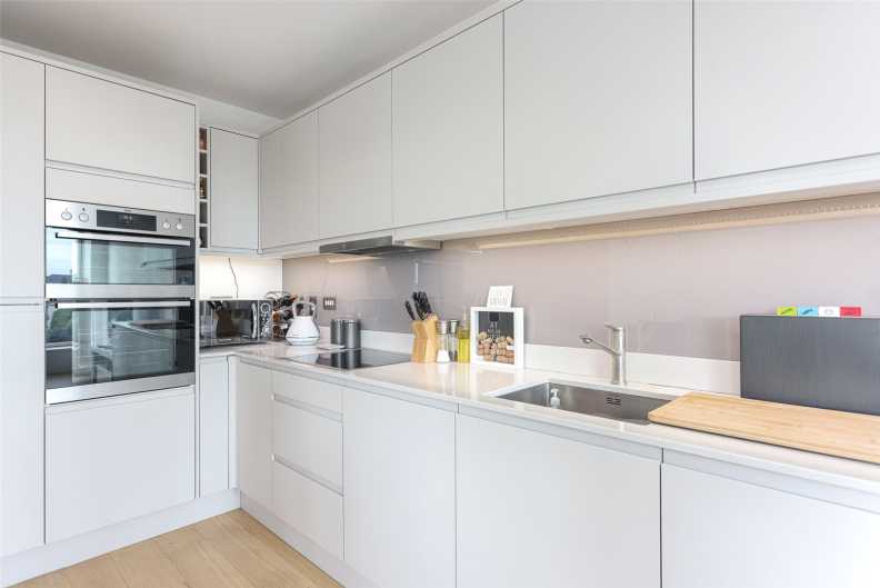 1 bedroom apartments/flats to sale in Edgware Road, Colindale-image 8