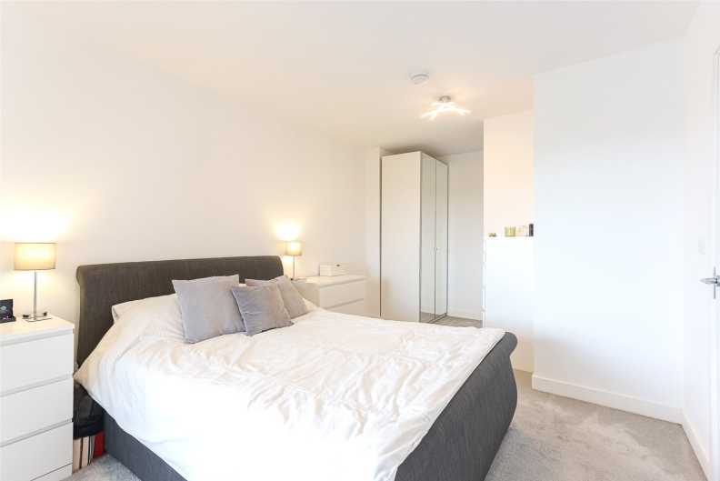 1 bedroom apartments/flats to sale in Edgware Road, Colindale-image 13