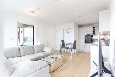 Edgware Road, Colindale - NW9 view 3