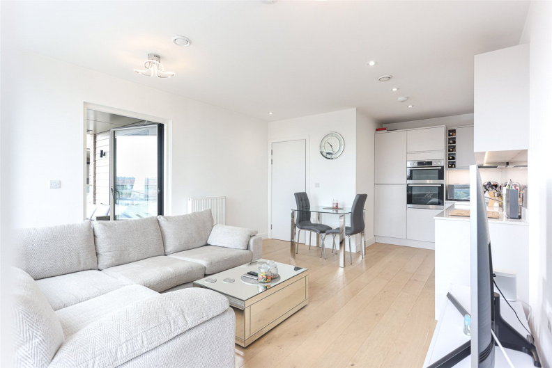 1 bedroom apartments/flats to sale in Edgware Road, Colindale-image 3