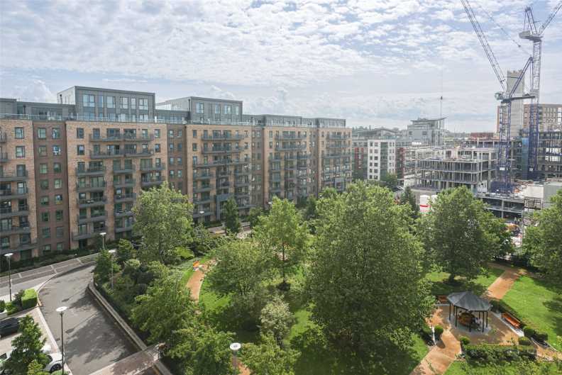 2 bedrooms apartments/flats for sale in Beaufort Square, Beaufort Park, Colindale - NW9 view 16
