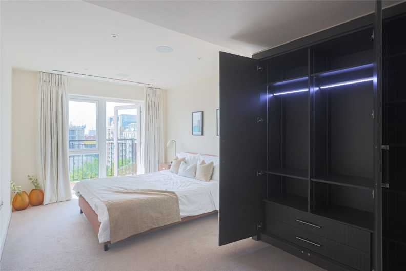 2 bedrooms apartments/flats for sale in Beaufort Square, Beaufort Park, Colindale - NW9 view 12