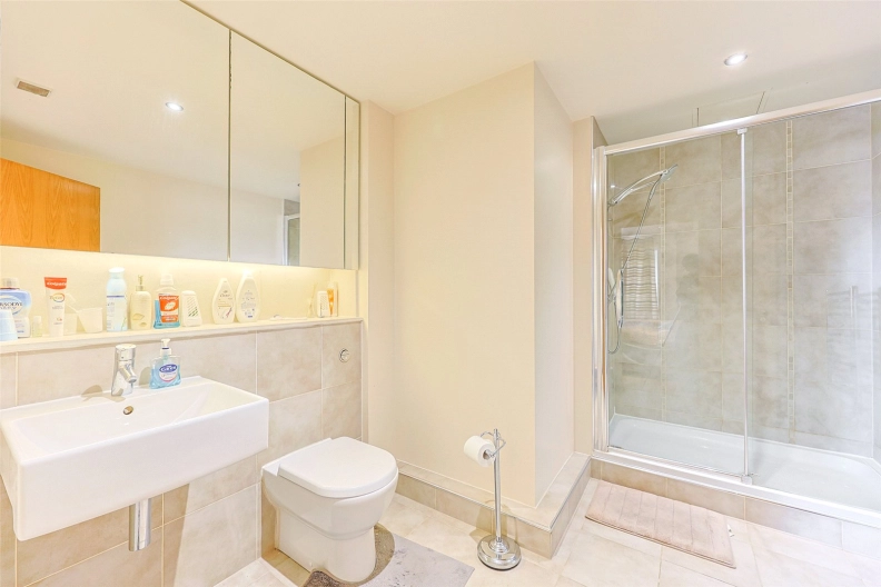 3 bedrooms apartments/flats to sale in Heritage Avenue, Beaufort Park, Colindale-image 17