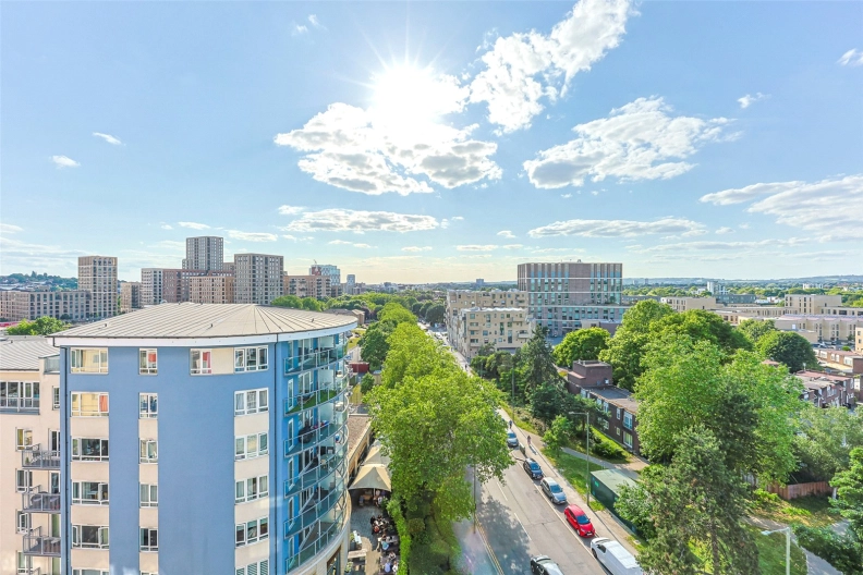 3 bedrooms apartments/flats to sale in Heritage Avenue, Beaufort Park, Colindale-image 13