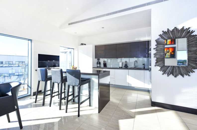 3 bedrooms apartments/flats to sale in Boulevard Drive, Beaufort Park, Colindale-image 2