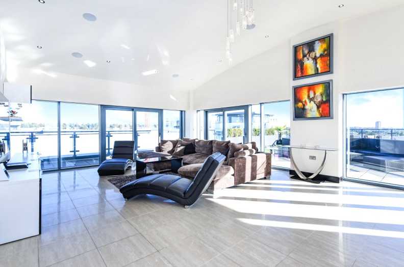 3 bedrooms apartments/flats to sale in Boulevard Drive, Beaufort Park, Colindale-image 12