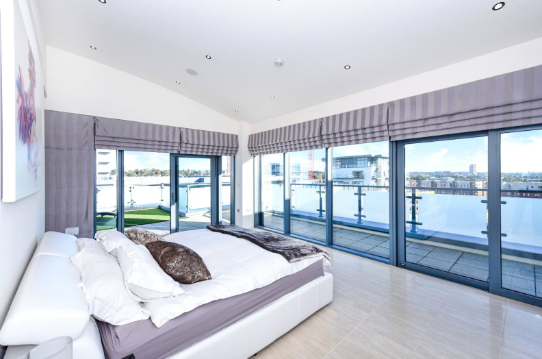 3 bedrooms apartments/flats to sale in Boulevard Drive, Beaufort Park, Colindale-image 3